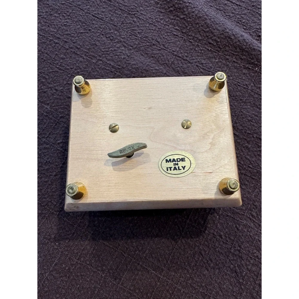 reuge music box‎ Italian Swiss movement wooden keepsake